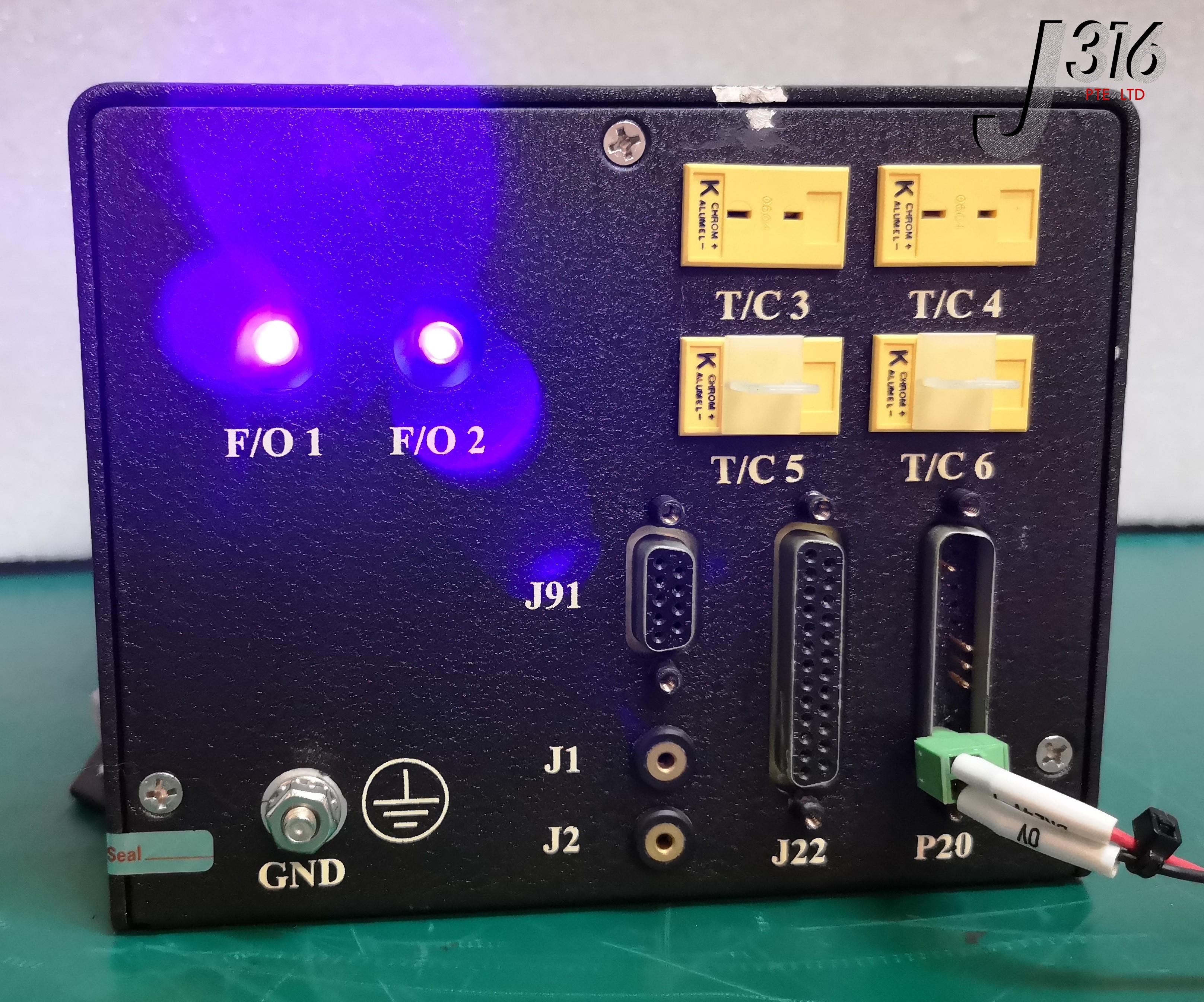 サンプル 13931 APPLIED MATERIALS YAMATAKE TEMPERATURE CONTROLLER 0190-22204